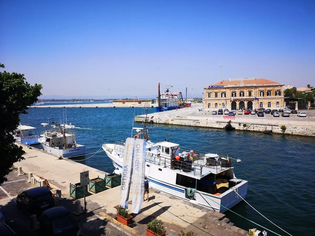 ***  L'Approdo Delle Sirene Panzió Szirakúza Olaszország
